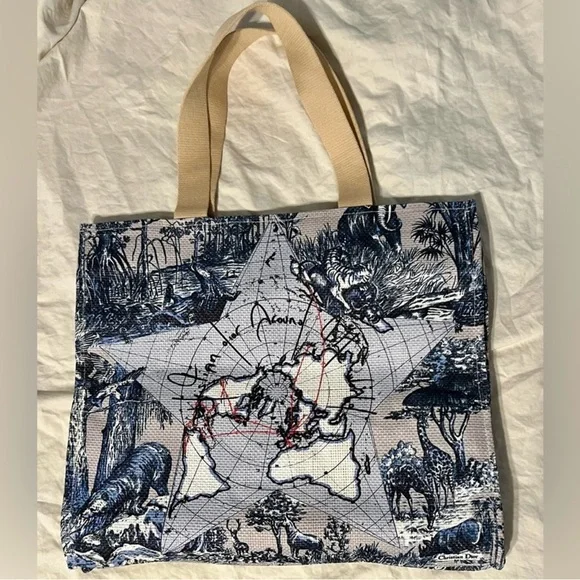 Dior Around the World Limited Edition
Gift Set/Tote - Picture 5 of 5